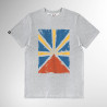 Zoom sur le motif du drapeau de la Réunion revisité sur le T-shirt 'Run Flag' gris  montrant des détails artistiques et colorés